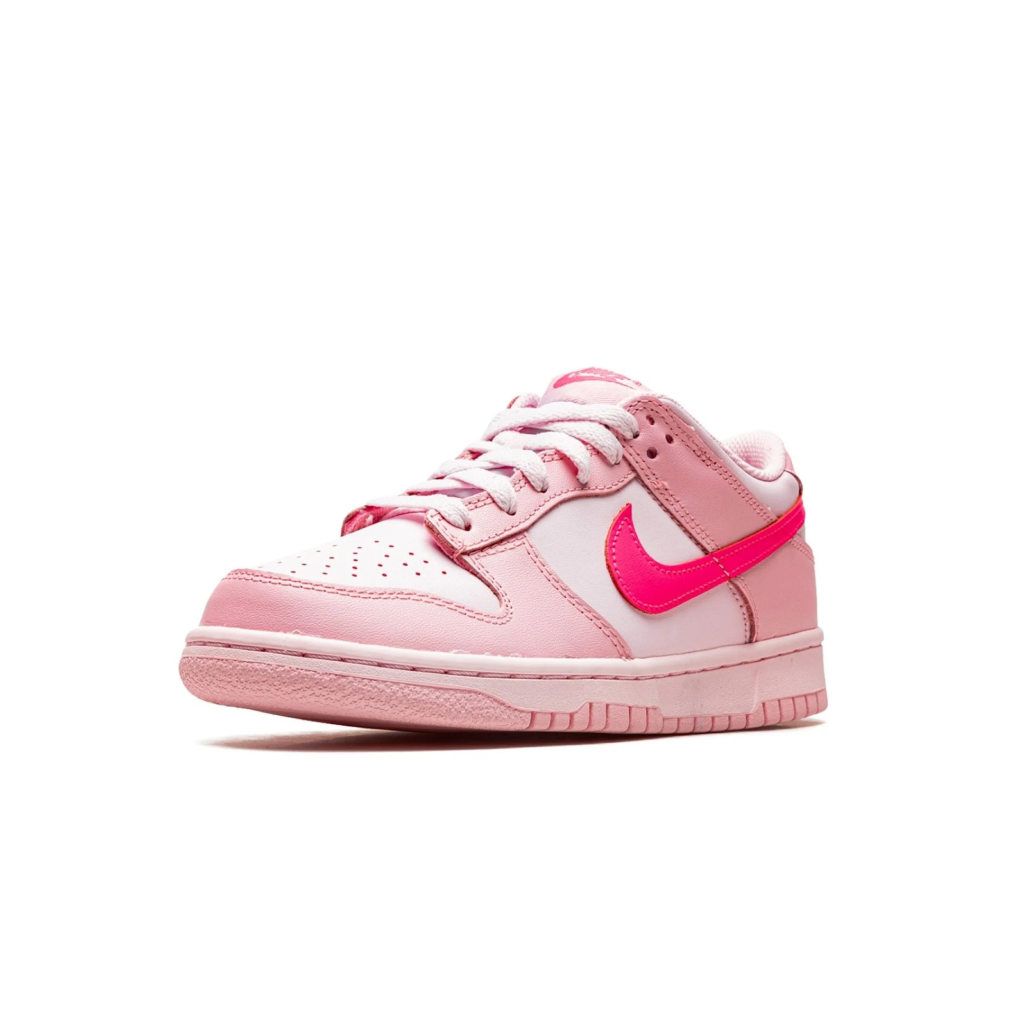 Nike Dunk Low Triple Pink